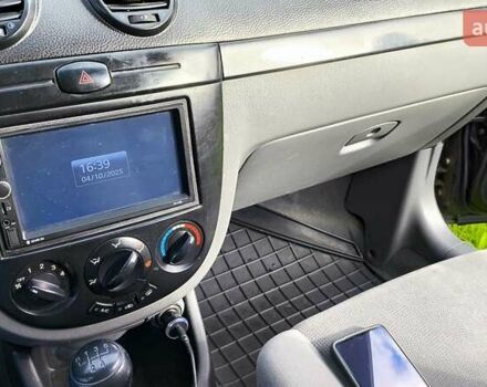 Черный Шевроле Лачетти, объемом двигателя 1.6 л и пробегом 251 тыс. км за 3500 $, фото 9 на Automoto.ua