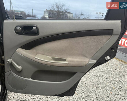 Черный Шевроле Лачетти, объемом двигателя 1.8 л и пробегом 178 тыс. км за 2700 $, фото 7 на Automoto.ua