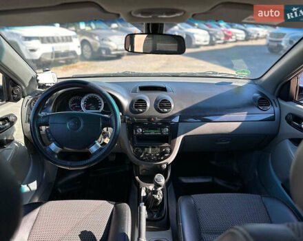 Черный Шевроле Лачетти, объемом двигателя 1.8 л и пробегом 146 тыс. км за 4990 $, фото 18 на Automoto.ua