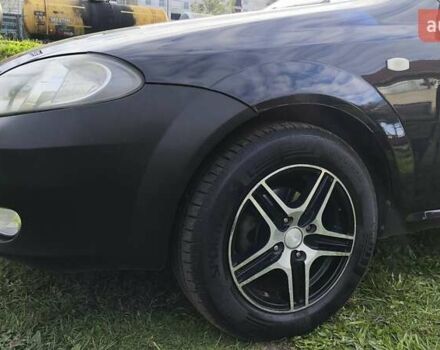 Черный Шевроле Лачетти, объемом двигателя 1.6 л и пробегом 251 тыс. км за 3500 $, фото 5 на Automoto.ua