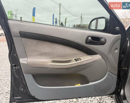 Черный Шевроле Лачетти, объемом двигателя 1.8 л и пробегом 178 тыс. км за 2700 $, фото 9 на Automoto.ua