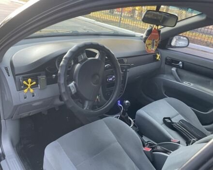 Черный Шевроле Лачетти, объемом двигателя 1.8 л и пробегом 298 тыс. км за 4200 $, фото 5 на Automoto.ua