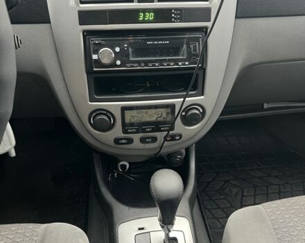 Черный Шевроле Лачетти, объемом двигателя 1.8 л и пробегом 266 тыс. км за 4500 $, фото 4 на Automoto.ua