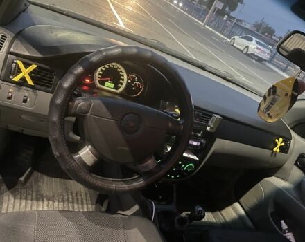 Черный Шевроле Лачетти, объемом двигателя 1.8 л и пробегом 280 тыс. км за 4200 $, фото 6 на Automoto.ua