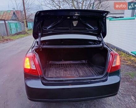 Черный Шевроле Лачетти, объемом двигателя 1.8 л и пробегом 241 тыс. км за 4300 $, фото 5 на Automoto.ua