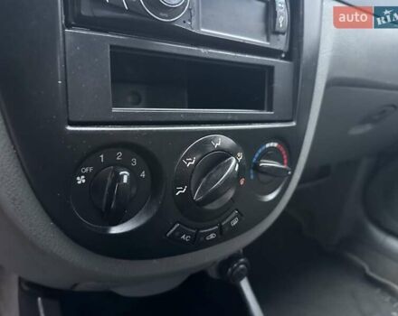 Черный Шевроле Лачетти, объемом двигателя 1.6 л и пробегом 280 тыс. км за 2999 $, фото 24 на Automoto.ua