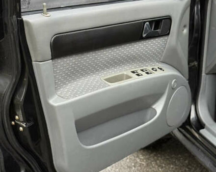 Черный Шевроле Лачетти, объемом двигателя 1.8 л и пробегом 190 тыс. км за 3650 $, фото 8 на Automoto.ua