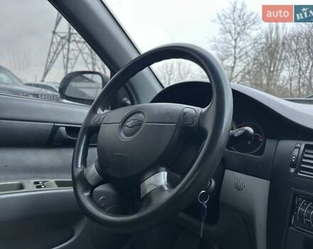 Черный Шевроле Лачетти, объемом двигателя 1.6 л и пробегом 280 тыс. км за 2999 $, фото 40 на Automoto.ua