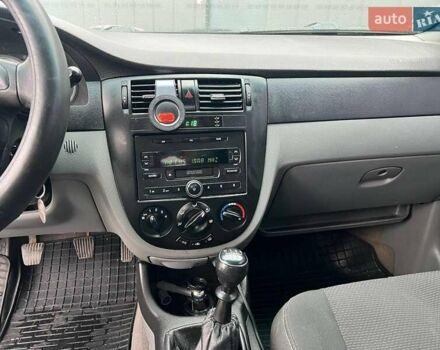 Черный Шевроле Лачетти, объемом двигателя 1.6 л и пробегом 247 тыс. км за 3890 $, фото 24 на Automoto.ua