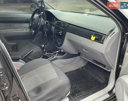 Черный Шевроле Лачетти, объемом двигателя 1.6 л и пробегом 222 тыс. км за 4400 $, фото 8 на Automoto.ua