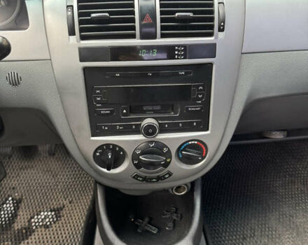 Черный Шевроле Лачетти, объемом двигателя 1.8 л и пробегом 220 тыс. км за 2999 $, фото 13 на Automoto.ua