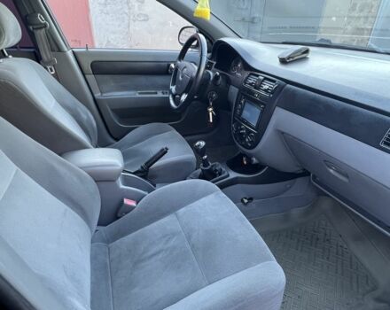 Черный Шевроле Лачетти, объемом двигателя 1.8 л и пробегом 300 тыс. км за 3950 $, фото 8 на Automoto.ua