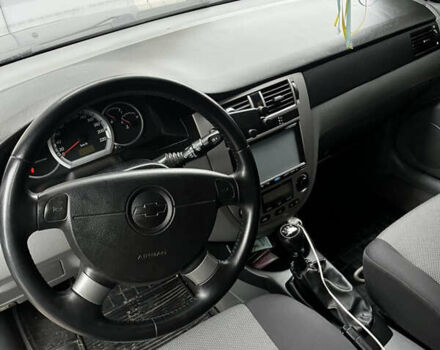 Черный Шевроле Лачетти, объемом двигателя 1.8 л и пробегом 176 тыс. км за 4550 $, фото 2 на Automoto.ua