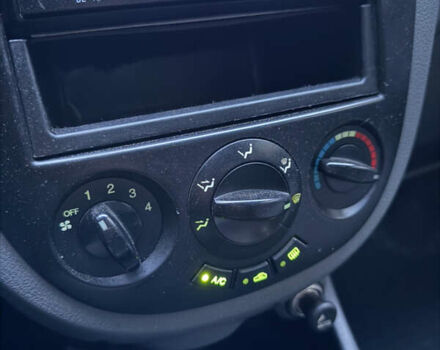 Черный Шевроле Лачетти, объемом двигателя 1.6 л и пробегом 233 тыс. км за 3750 $, фото 20 на Automoto.ua