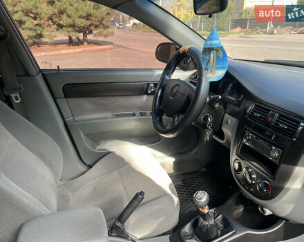 Черный Шевроле Лачетти, объемом двигателя 1.8 л и пробегом 248 тыс. км за 4250 $, фото 20 на Automoto.ua