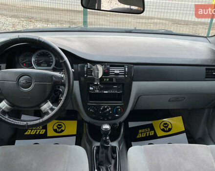 Черный Шевроле Лачетти, объемом двигателя 1.8 л и пробегом 237 тыс. км за 3600 $, фото 9 на Automoto.ua