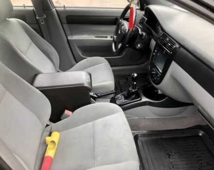 Черный Шевроле Лачетти, объемом двигателя 1.6 л и пробегом 198 тыс. км за 3600 $, фото 5 на Automoto.ua