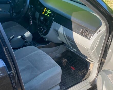 Черный Шевроле Лачетти, объемом двигателя 1.8 л и пробегом 270 тыс. км за 3500 $, фото 5 на Automoto.ua