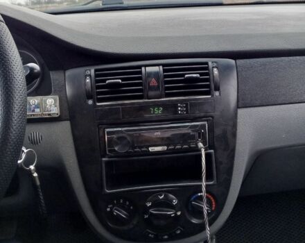 Черный Шевроле Лачетти, объемом двигателя 1.6 л и пробегом 233 тыс. км за 3650 $, фото 4 на Automoto.ua