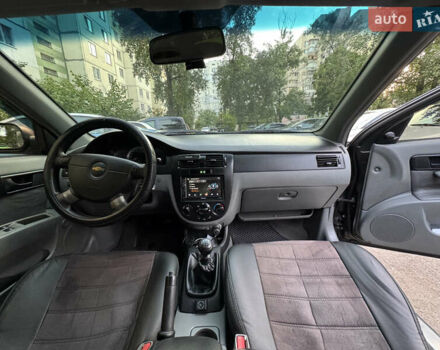 Черный Шевроле Лачетти, объемом двигателя 1.6 л и пробегом 252 тыс. км за 5700 $, фото 5 на Automoto.ua