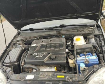 Черный Шевроле Лачетти, объемом двигателя 1.6 л и пробегом 190 тыс. км за 3700 $, фото 4 на Automoto.ua