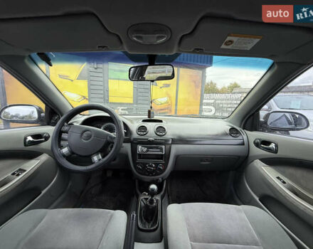 Черный Шевроле Лачетти, объемом двигателя 1.8 л и пробегом 202 тыс. км за 3999 $, фото 2 на Automoto.ua