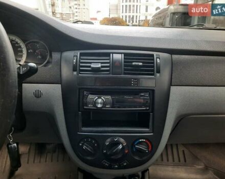 Черный Шевроле Лачетти, объемом двигателя 1.6 л и пробегом 246 тыс. км за 3999 $, фото 10 на Automoto.ua