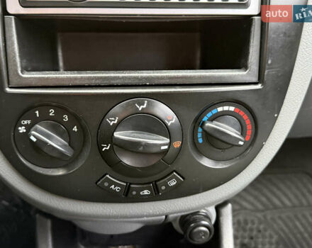 Черный Шевроле Лачетти, объемом двигателя 1.8 л и пробегом 202 тыс. км за 3999 $, фото 41 на Automoto.ua