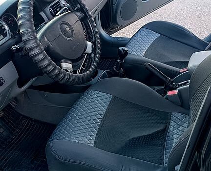 Черный Шевроле Лачетти, объемом двигателя 1.8 л и пробегом 200 тыс. км за 4500 $, фото 10 на Automoto.ua