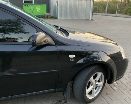 Черный Шевроле Лачетти, объемом двигателя 1.8 л и пробегом 200 тыс. км за 3800 $, фото 2 на Automoto.ua