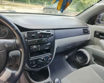 Черный Шевроле Лачетти, объемом двигателя 1.8 л и пробегом 190 тыс. км за 4999 $, фото 5 на Automoto.ua