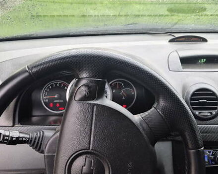 Черный Шевроле Лачетти, объемом двигателя 1.8 л и пробегом 280 тыс. км за 3899 $, фото 4 на Automoto.ua