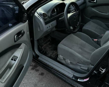 Черный Шевроле Лачетти, объемом двигателя 1.8 л и пробегом 180 тыс. км за 3900 $, фото 10 на Automoto.ua