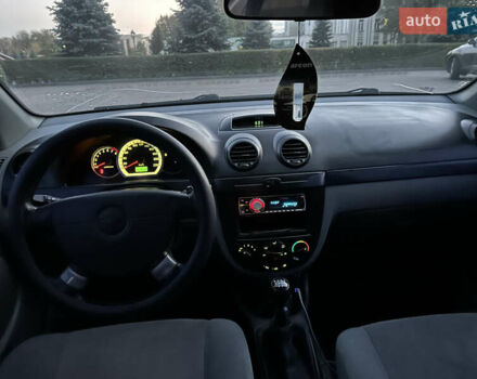 Черный Шевроле Лачетти, объемом двигателя 1.8 л и пробегом 180 тыс. км за 3900 $, фото 20 на Automoto.ua