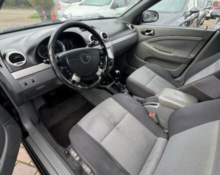 Черный Шевроле Лачетти, объемом двигателя 1.6 л и пробегом 228 тыс. км за 4150 $, фото 6 на Automoto.ua