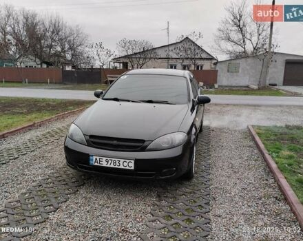 Черный Шевроле Лачетти, объемом двигателя 1.6 л и пробегом 250 тыс. км за 4200 $, фото 1 на Automoto.ua