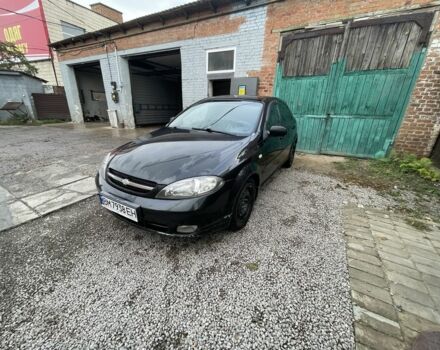 Черный Шевроле Лачетти, объемом двигателя 1.6 л и пробегом 300 тыс. км за 4600 $, фото 1 на Automoto.ua