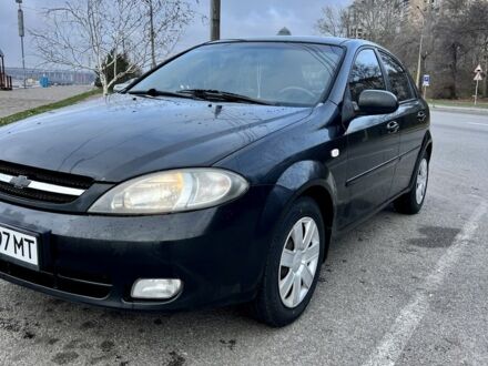 Черный Шевроле Лачетти, объемом двигателя 1.6 л и пробегом 270 тыс. км за 3700 $, фото 1 на Automoto.ua