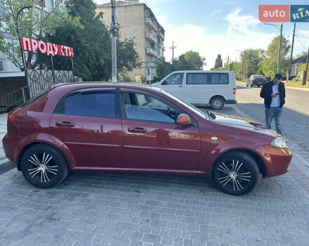 Красный Шевроле Лачетти, объемом двигателя 1.8 л и пробегом 180 тыс. км за 3500 $, фото 1 на Automoto.ua