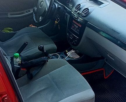Красный Шевроле Лачетти, объемом двигателя 1.6 л и пробегом 360 тыс. км за 4800 $, фото 1 на Automoto.ua