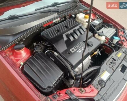 Красный Шевроле Лачетти, объемом двигателя 1.6 л и пробегом 261 тыс. км за 3650 $, фото 28 на Automoto.ua