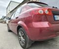 Красный Шевроле Лачетти, объемом двигателя 1.6 л и пробегом 300 тыс. км за 4200 $, фото 1 на Automoto.ua