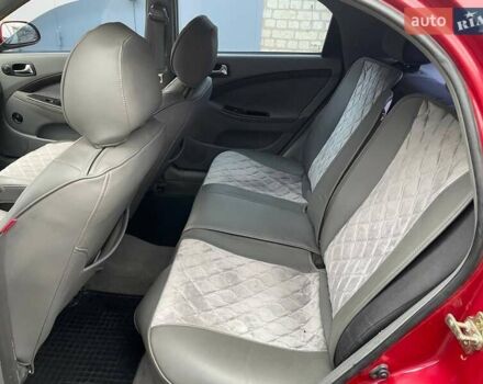 Красный Шевроле Лачетти, объемом двигателя 1.8 л и пробегом 121 тыс. км за 3750 $, фото 5 на Automoto.ua