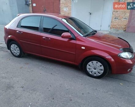 Красный Шевроле Лачетти, объемом двигателя 1.6 л и пробегом 261 тыс. км за 3650 $, фото 8 на Automoto.ua