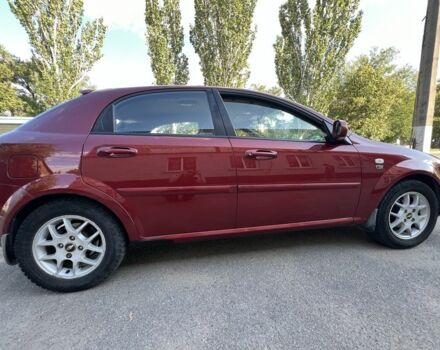 Красный Шевроле Лачетти, объемом двигателя 1.8 л и пробегом 250 тыс. км за 4000 $, фото 4 на Automoto.ua