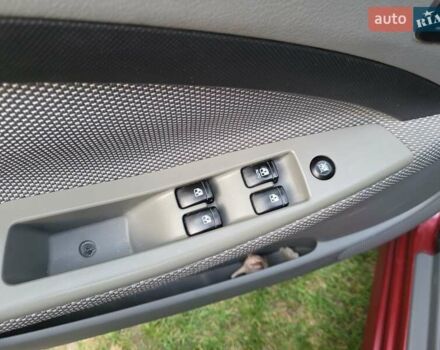 Красный Шевроле Лачетти, объемом двигателя 1.8 л и пробегом 110 тыс. км за 4600 $, фото 7 на Automoto.ua