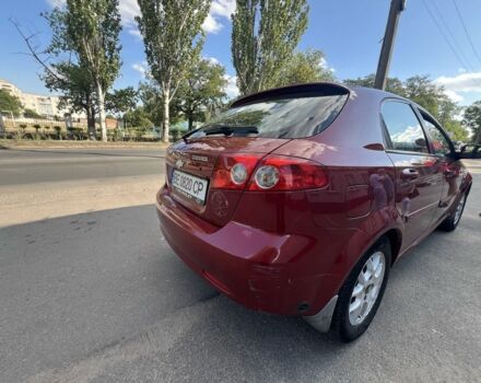 Красный Шевроле Лачетти, объемом двигателя 1.8 л и пробегом 250 тыс. км за 4000 $, фото 5 на Automoto.ua