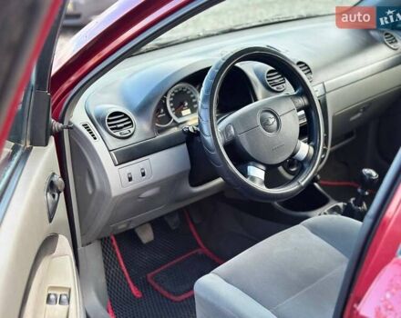 Красный Шевроле Лачетти, объемом двигателя 1.4 л и пробегом 200 тыс. км за 3200 $, фото 4 на Automoto.ua