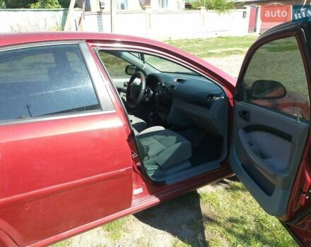 Красный Шевроле Лачетти, объемом двигателя 1.6 л и пробегом 303 тыс. км за 3300 $, фото 6 на Automoto.ua
