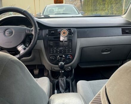 Красный Шевроле Лачетти, объемом двигателя 1.8 л и пробегом 186 тыс. км за 2700 $, фото 2 на Automoto.ua